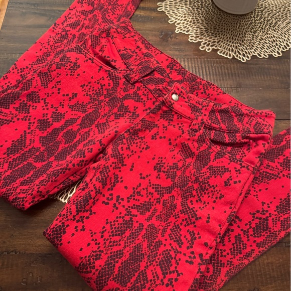 ⚡️⚡️Red and Black Snake Print Pants⚡️⚡️ - Picture 5 of 9